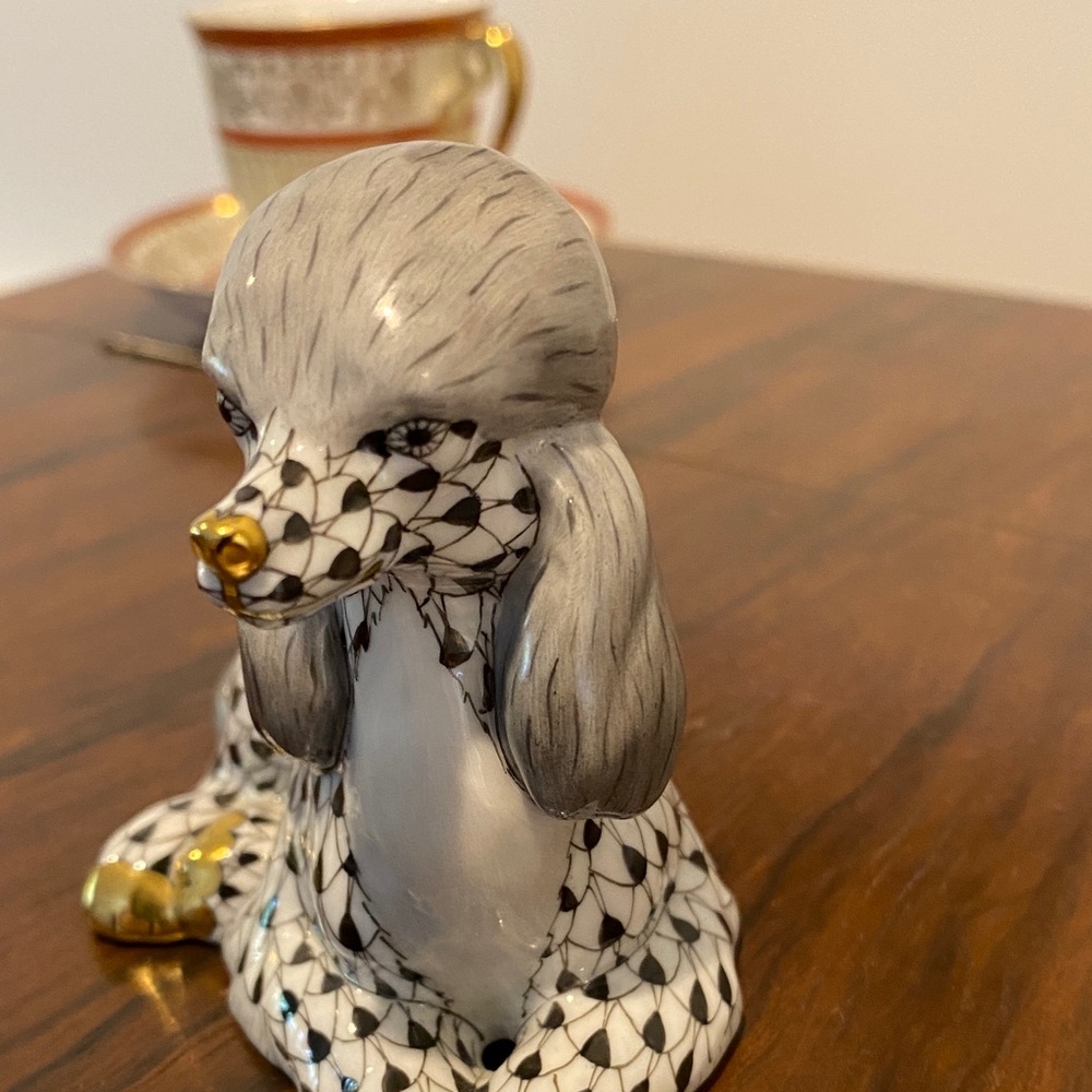 Herend Black and Gold Porcelain Poodle - Picture 6 of 8